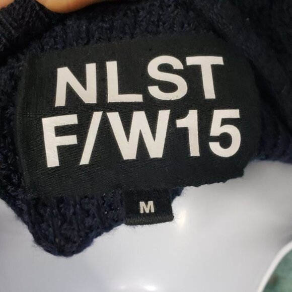 NLST Men's Navy Blue Knit Sweater Long Sleeves Side Slits Size Medium NWOT - Picture 6 of 8